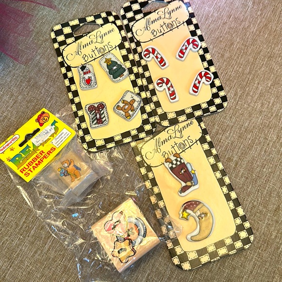 3 sets of Decorative buttons, 2 rubber stamps button & bear design.NEW - Picture 1 of 3